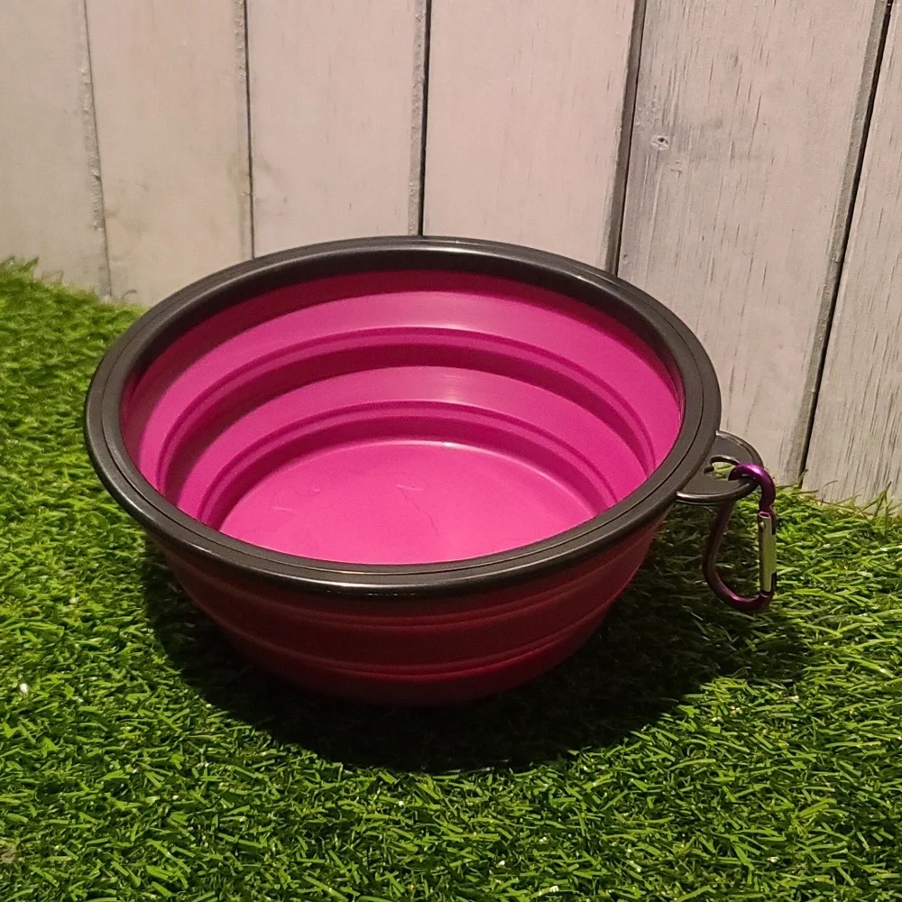 DOG Bowl colapsable travel w D hook NWT Purple